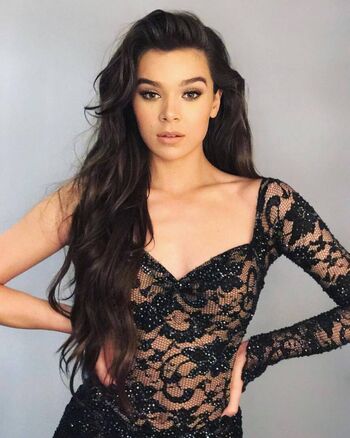 Hailee steinfeld  page leaked private photo uncensored HD quality