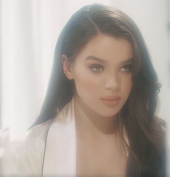 Hailee steinfeld  page leaked private photo uncensored HD quality