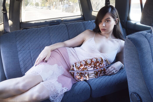 Hailee steinfeld  page leaked private photo uncensored HD quality