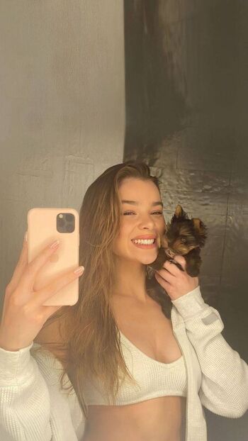 Hailee steinfeld  page leaked private photo uncensored HD quality