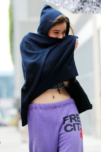 Hailee steinfeld  page leaked private photo uncensored HD quality