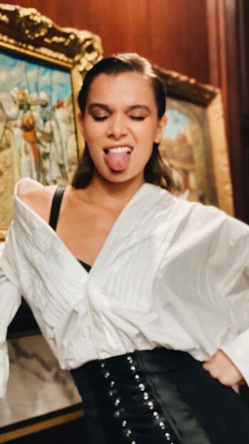 Hailee steinfeld  page leaked private photo uncensored HD quality