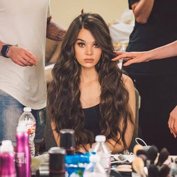 Hailee steinfeld  page leaked private photo uncensored HD quality