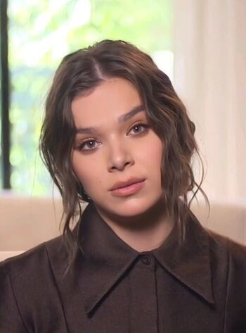 Hailee steinfeld  page leaked private photo uncensored HD quality