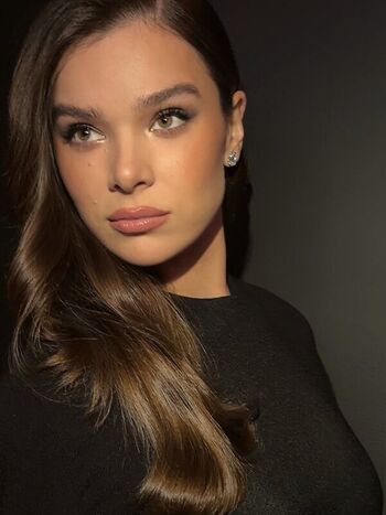 Hailee steinfeld  page leaked private photo uncensored HD quality