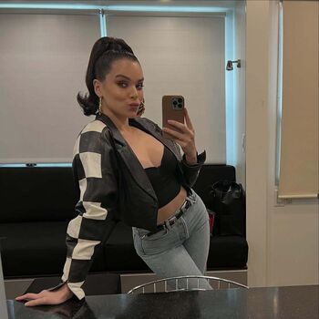 Hailee steinfeld  page leaked private photo uncensored HD quality