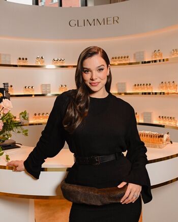 Hailee steinfeld  page leaked private photo uncensored HD quality