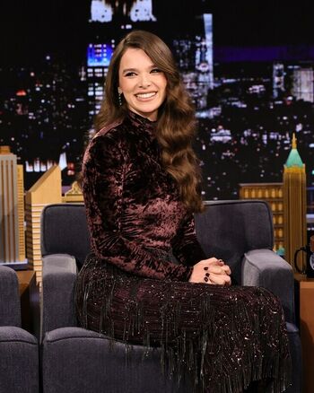 Hailee steinfeld  page leaked private photo uncensored HD quality
