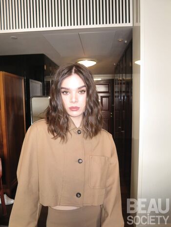 Hailee steinfeld leaked private photo uncensored HD quality