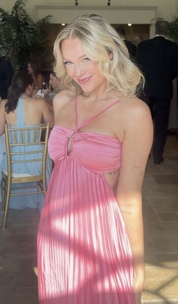 Hailey malles page leaked private photo uncensored HD quality