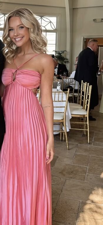 Hailey malles page leaked private photo uncensored HD quality