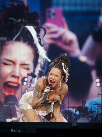 Halsey page leaked private photo uncensored HD quality