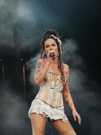 Halsey page leaked private photo uncensored HD quality