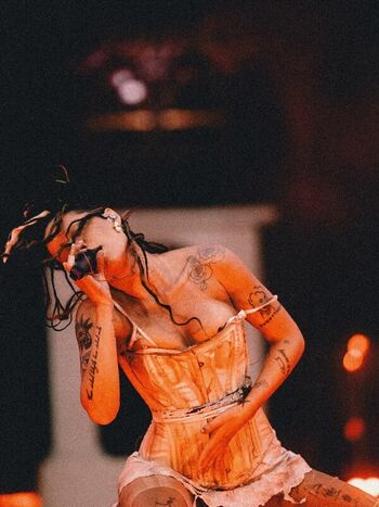 Halsey page leaked private photo uncensored HD quality