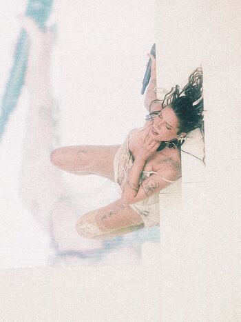 Halsey page leaked private photo uncensored HD quality