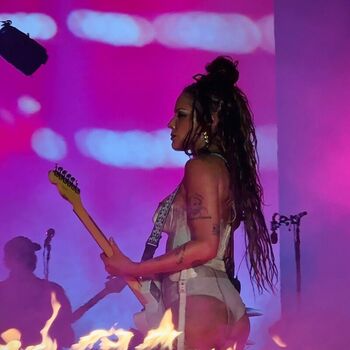 Halsey page leaked private photo uncensored HD quality