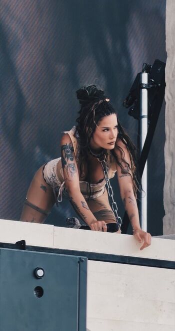 Halsey page leaked private photo uncensored HD quality