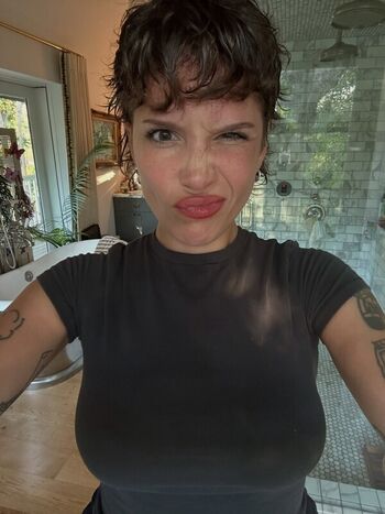 Halsey page leaked private photo uncensored HD quality