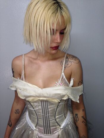 Halsey leaked private photo uncensored HD quality