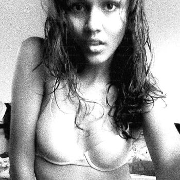 Hashini guruge leaked private photo uncensored HD quality