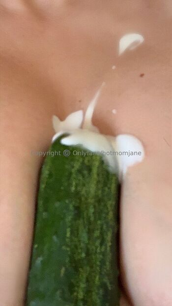 Hotmomjane leaked private photo uncensored HD quality