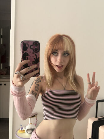 Iluvmeww page leaked private photo uncensored HD quality