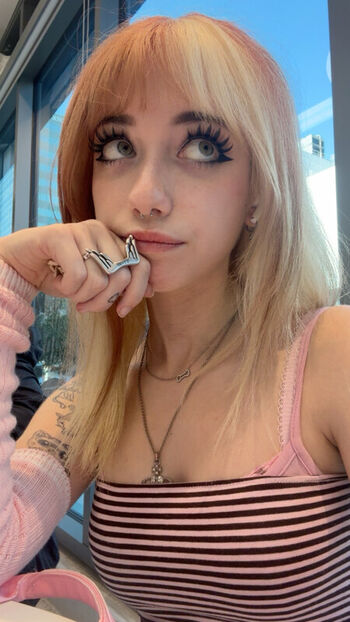 Iluvmeww page leaked private photo uncensored HD quality