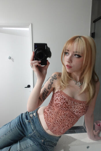 Iluvmeww leaked private photo uncensored HD quality