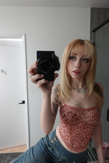 Iluvmeww leaked private photo uncensored HD quality