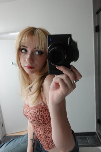 Iluvmeww leaked private photo uncensored HD quality
