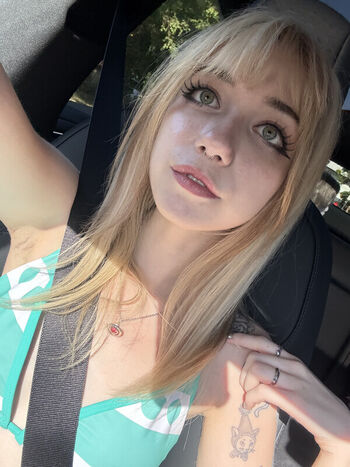 Iluvmeww page leaked private photo uncensored HD quality