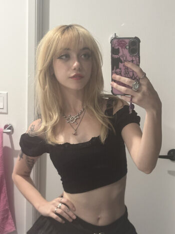 Iluvmeww page leaked private photo uncensored HD quality