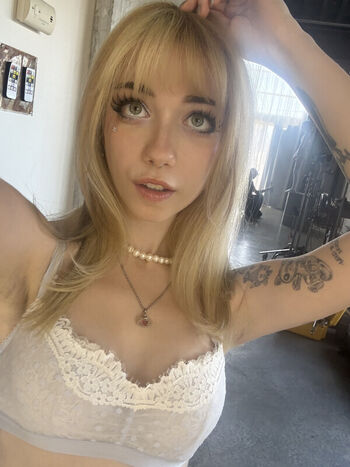 Iluvmeww page leaked private photo uncensored HD quality