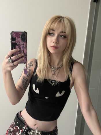 Iluvmeww page leaked private photo uncensored HD quality