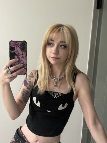 Iluvmeww page leaked private photo uncensored HD quality
