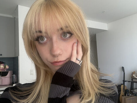 Iluvmeww page leaked private photo uncensored HD quality