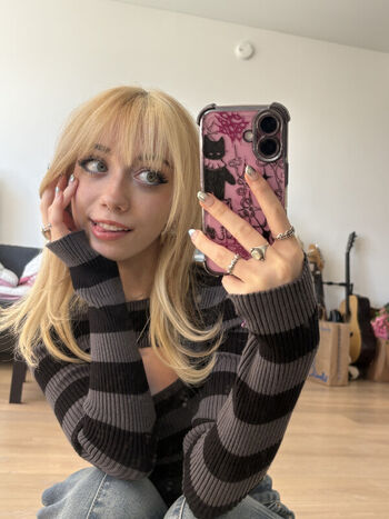 Iluvmeww page leaked private photo uncensored HD quality