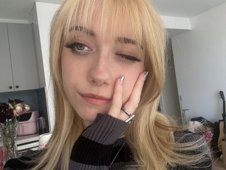 Iluvmeww page leaked private photo uncensored HD quality