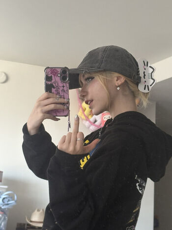 Iluvmeww page leaked private photo uncensored HD quality