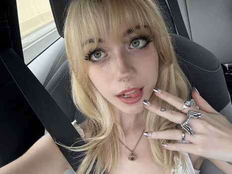 Iluvmeww page leaked private photo uncensored HD quality