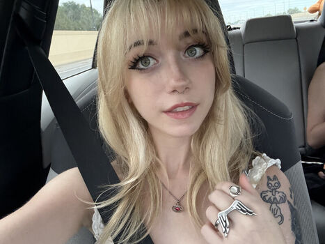 Iluvmeww page leaked private photo uncensored HD quality