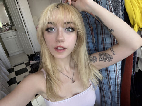 Iluvmeww page leaked private photo uncensored HD quality