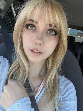 Iluvmeww page leaked private photo uncensored HD quality