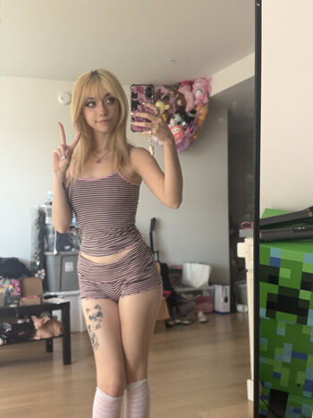 Iluvmeww page leaked private photo uncensored HD quality