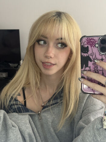 Iluvmeww page leaked private photo uncensored HD quality