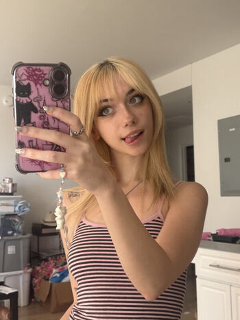 Iluvmeww page leaked private photo uncensored HD quality