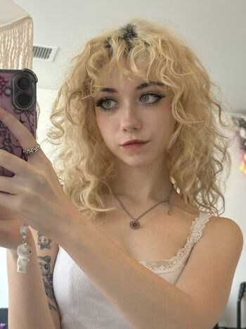 Iluvmeww page leaked private photo uncensored HD quality
