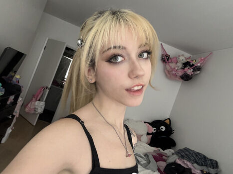 Iluvmeww page leaked private photo uncensored HD quality
