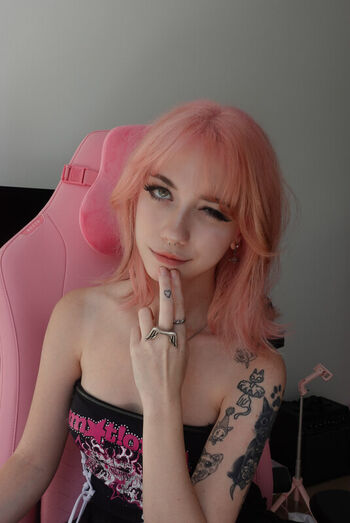 Iluvmeww page leaked private photo uncensored HD quality