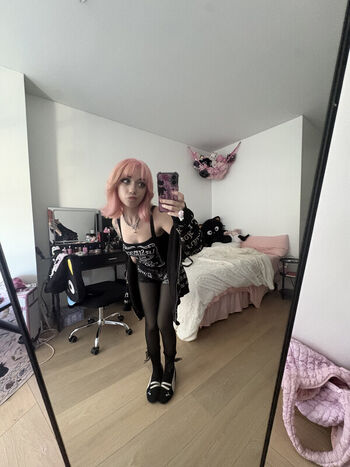 Iluvmeww page leaked private photo uncensored HD quality